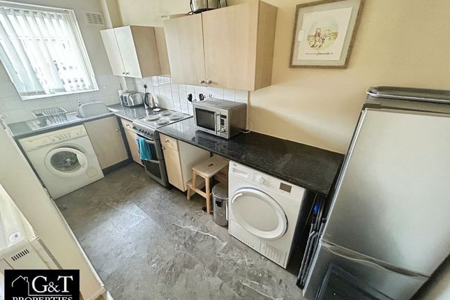 8 Bisell Way, Brierley Hill photo 4