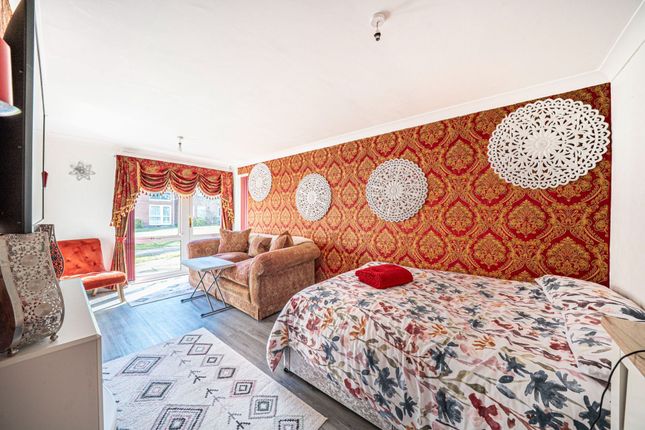 18 The Beeches Weyhill Road, Andover photo 4