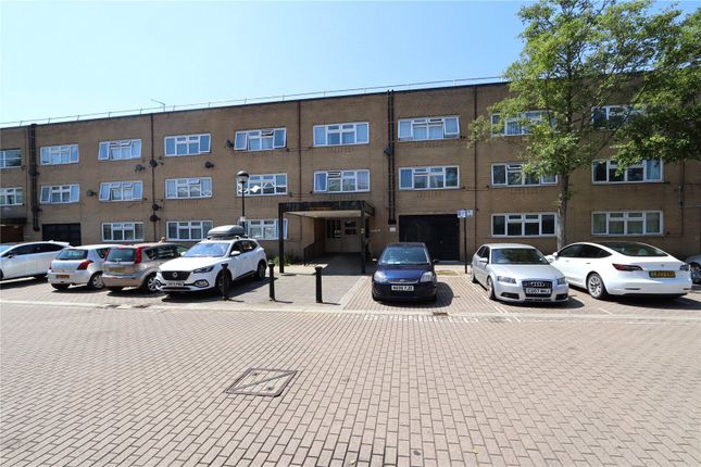 Studio studio on 114, North Tenth Street, Milton Keynes, £100,000