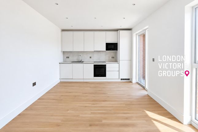 Flat 13, Watsonia Court, 3 Westray Drive, London photo 3
