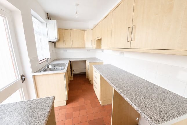 11, New Road, Shepperton photo 2