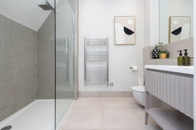 Ensuite To Bedroom Two