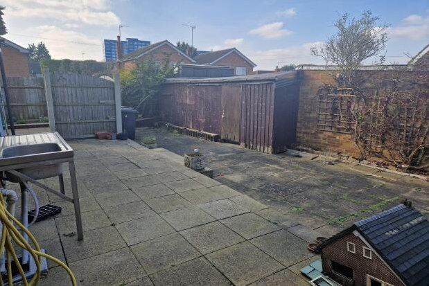 Detached bungalow to rent in Onslow Road, Luton