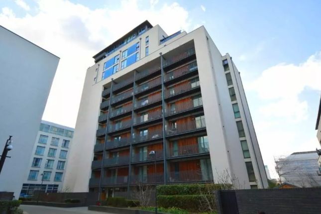 Flat to rent in City Walk, London