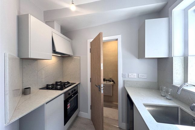 Flat 4, 61, High Road, Willesden Green photo 3