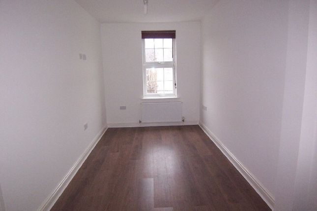 16A, Cross Road, Waltham Cross photo 3