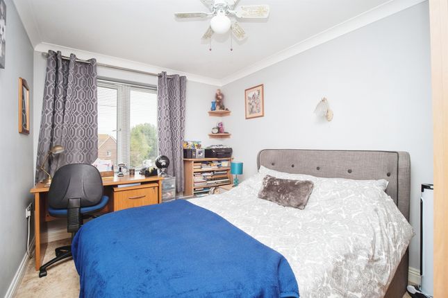 Flat for sale in Corscombe Close, Weymouth