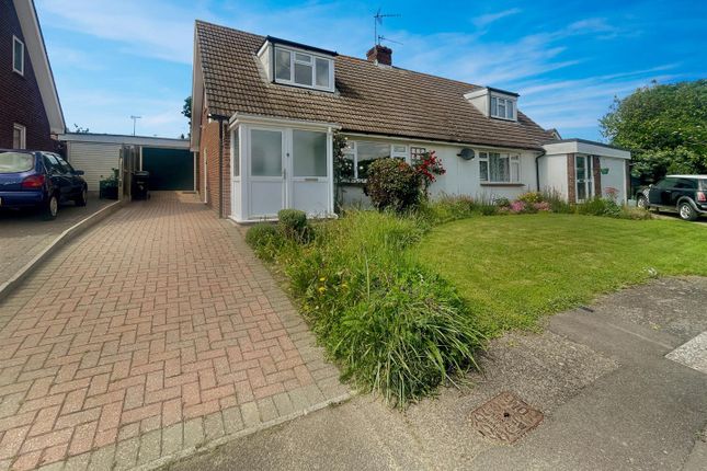 Detached bungalow to rent in Barryfields, Shalford, Braintree
