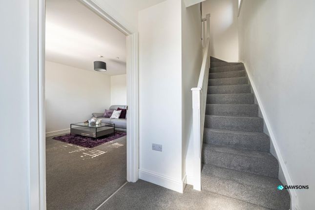 14, Clos Clement, Llanelli photo 3