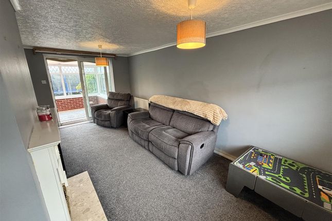 28, Hartley Road, Newton Aycliffe photo 3