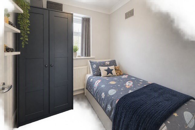 73 St. Pauls Close, Hounslow photo 5