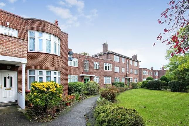 Thumbnail Flat for sale in Canons Park Close, Canons Park, Edgware