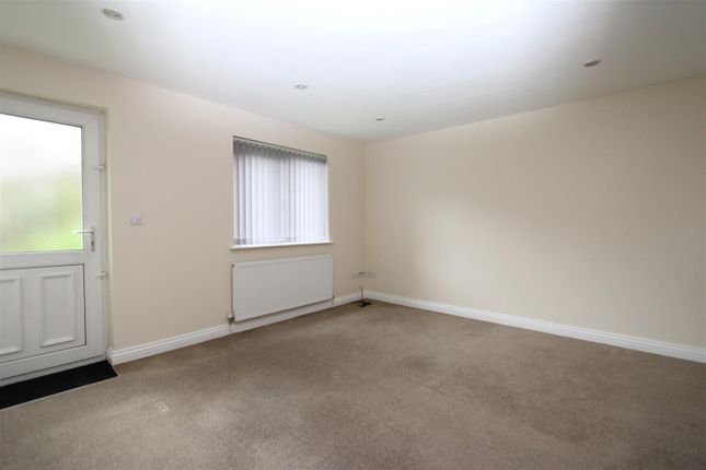 2, Jupiter Crescent, Bradford photo 4