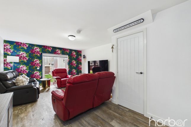 27 Rosehall Gardens, Uddingston, City of Glasgow photo 2