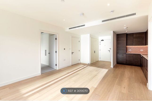 Flat, Riverscape Walk, London photo 4