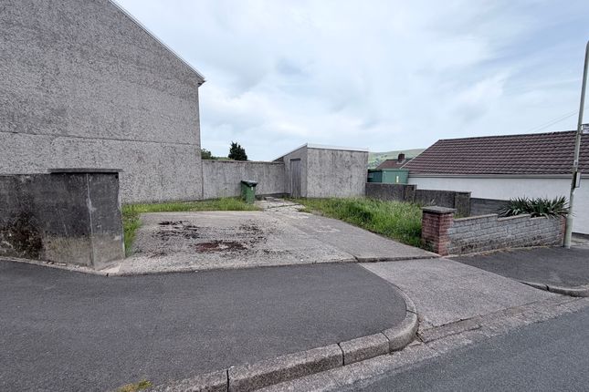2 Priory Close, Pontypridd photo 2