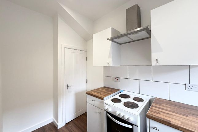 32, Brooklyn Street, West Yorkshire photo 2