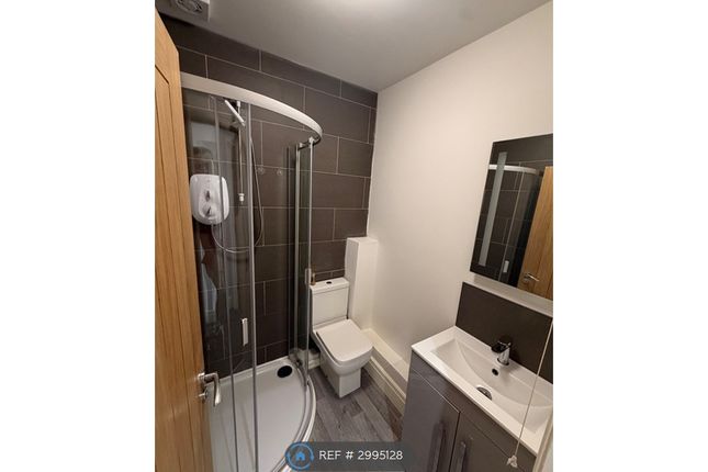 Flat, Mynd House B Eastgate St, Gloucester photo 5