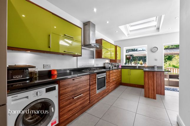 19, Thorndon Gardens, Epsom photo 3
