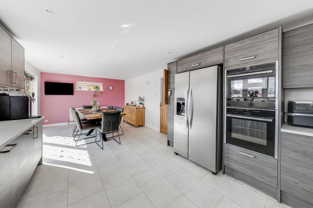 11 Sandleigh Road, Abingdon photo 2