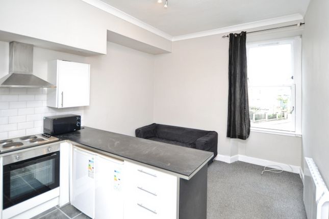 Flat 4, 15, Halmyre Street, Edinburgh photo 2
