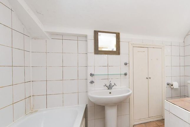 (DUPLICATE 30ECG), Hogarth Road, London photo 4