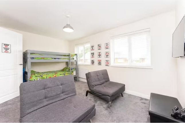 18, Mercia Grove, Chester photo 4