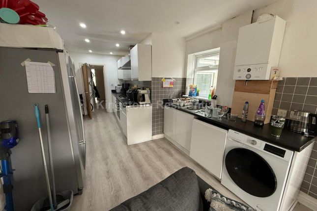 105, Wyeverne Road, Cardiff photo 2