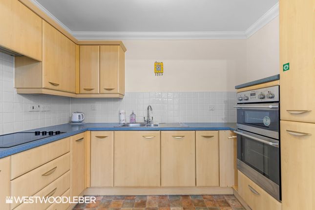 17 Esdaile Hall, Esdaile Lane, Hoddesdon photo 2