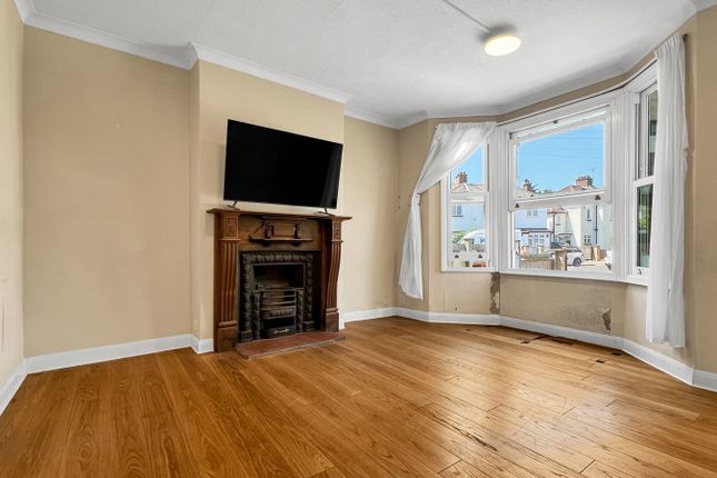 111, Nimrod Road, London photo 2