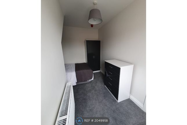 Room to rent in High Road West, Felixstowe