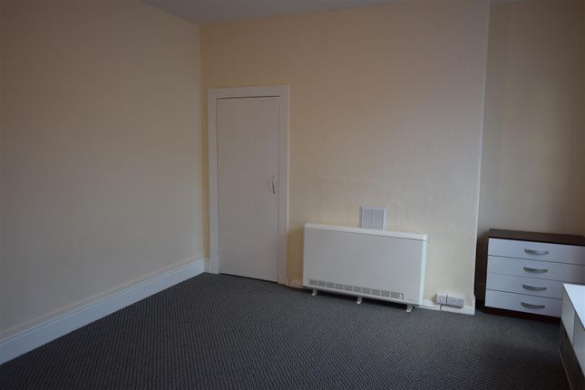 Flat 10, 17-18, Crown Terrace, Scarborough photo 5