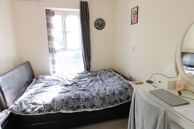 Flat for sale in Moulsford Mews, Reading