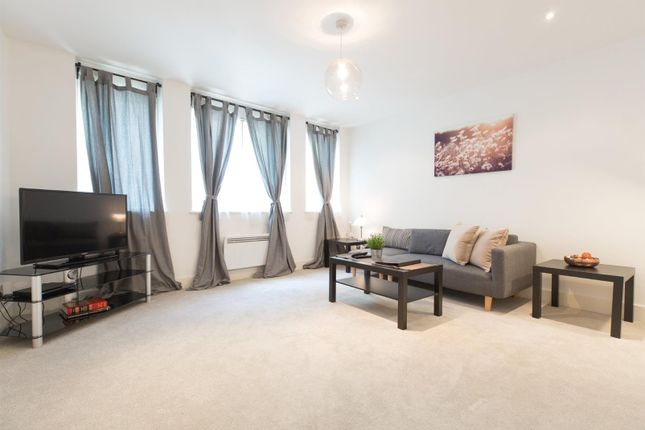 Thumbnail Flat to rent in Bride Court, London