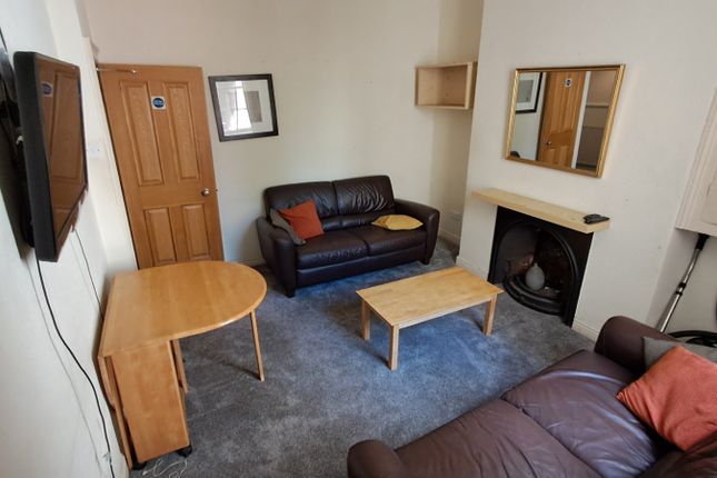1-bed house on Room 1, 38, Belle Vue Street, York, £780/mo