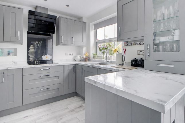 27, Elmlea Drive, Olney photo 2