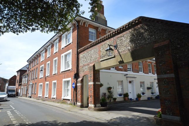 Flat to rent in 3 East Row Mews, East Row, Chichester, West Sussex