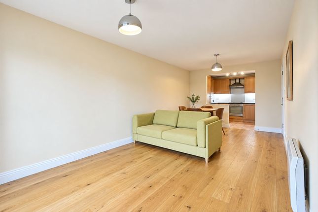 Flat 36, London House, London photo 3