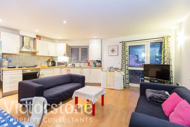 Thumbnail Flat to rent in Aspect House, Manchester Road, Canary Wharf, London