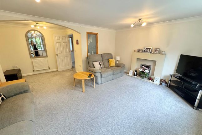 48, Swifts View, Nottingham photo 4