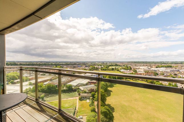 Thumbnail Flat for sale in Mapleton Road, Wandsworth, London