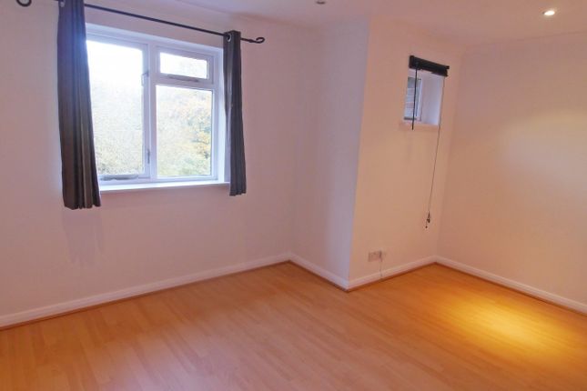 44, Gorringes Brook, Horsham photo 5