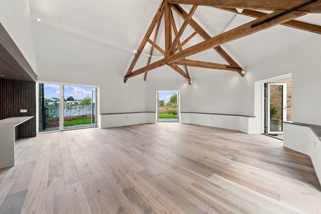 Round House Barn, Higher Weston Farm Barns, Totnes photo 2