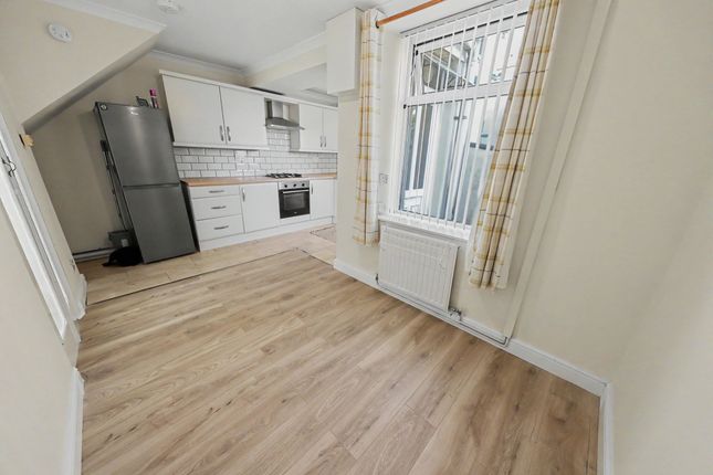 23 Pantygraigwen Road, Pontypridd photo 5