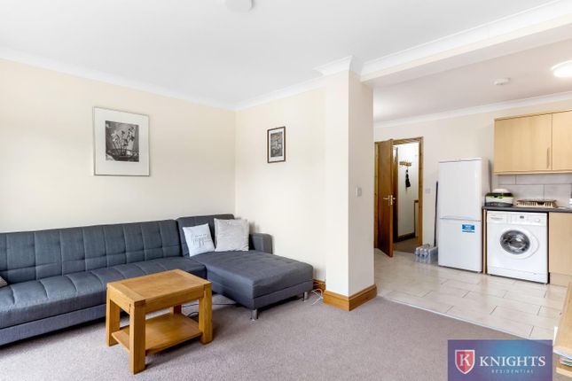 17, Lambs Terrace, Great Cambridge Road, London photo 5