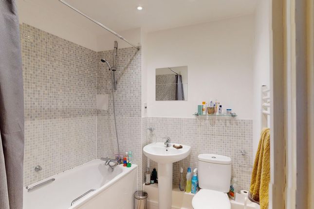 85, Cherrywood Lodge, LONDON photo 5