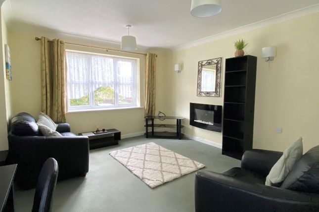 Flat 31, Regents Court, West Street, Gravesend photo 4