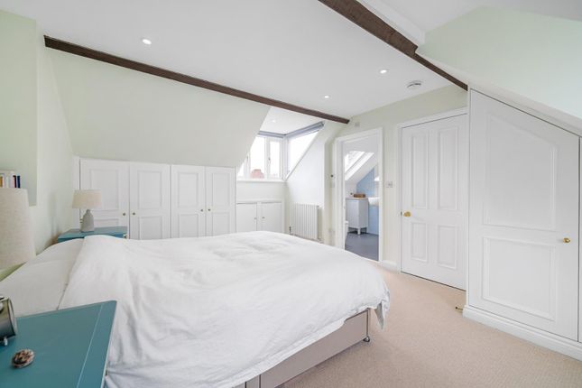 Flat for sale in Villa Road, London