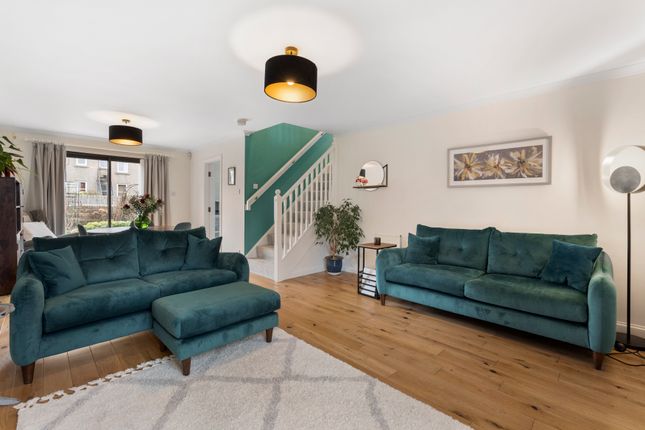 6 , South Elixa Place, Willowbrae, Edinburgh photo 2