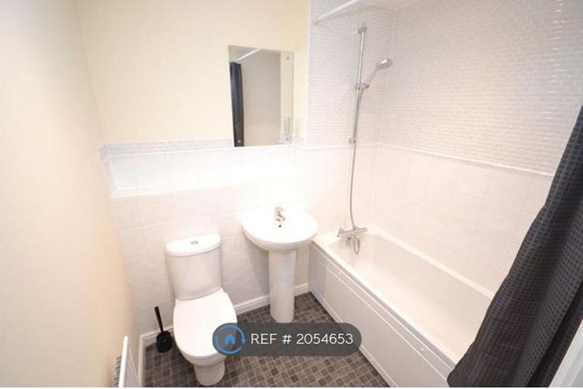 Flat to rent in Circular Road East, Colchester